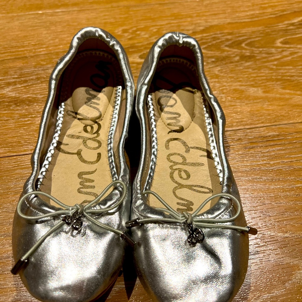 Sam Edelman girls slip on ballet shoe - Size 1